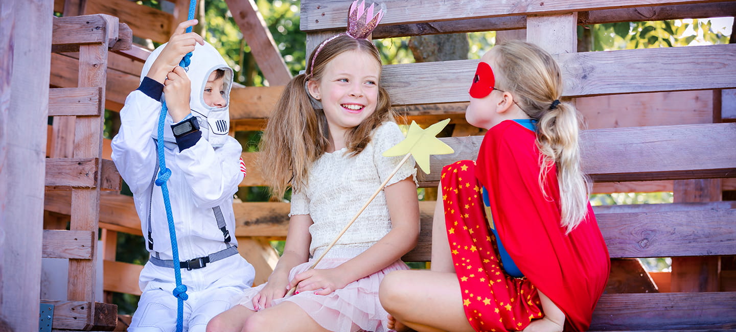 Alte Leipziger Berufsunfähikeitsversicherung - Kinder spielen in Kostümen